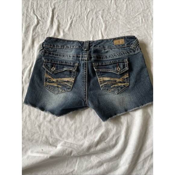 Reign Womens Denim Curvy Cut-Off Shorts Size 9 Cotton/Polyester Blend With Embel - Picture 1 of 6